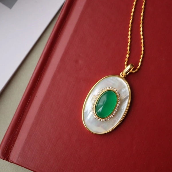 Colar Oval Esmeralda com Madrepérola