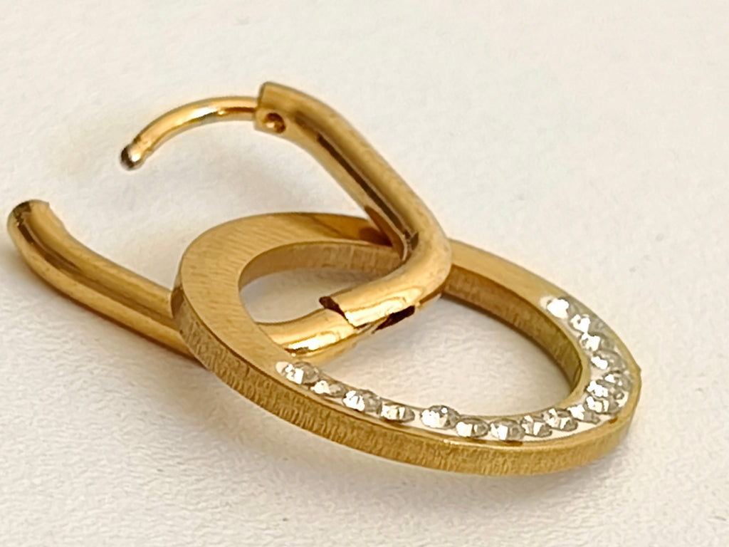 Brinco Pendente Dourado com Elos e Cristais