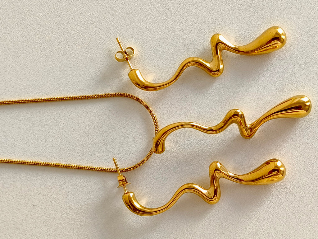 Conjunto Versátil de Joias Douradas