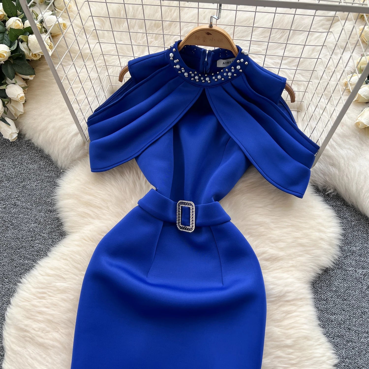 Vestido Chic com Bordado – Elegância e Sofisticação para Qualquer Ocasião