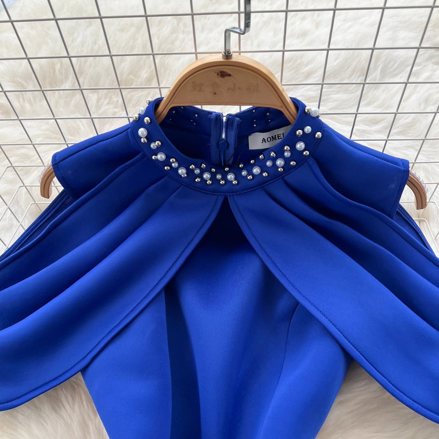 Vestido Chic com Bordado – Elegância e Sofisticação para Qualquer Ocasião