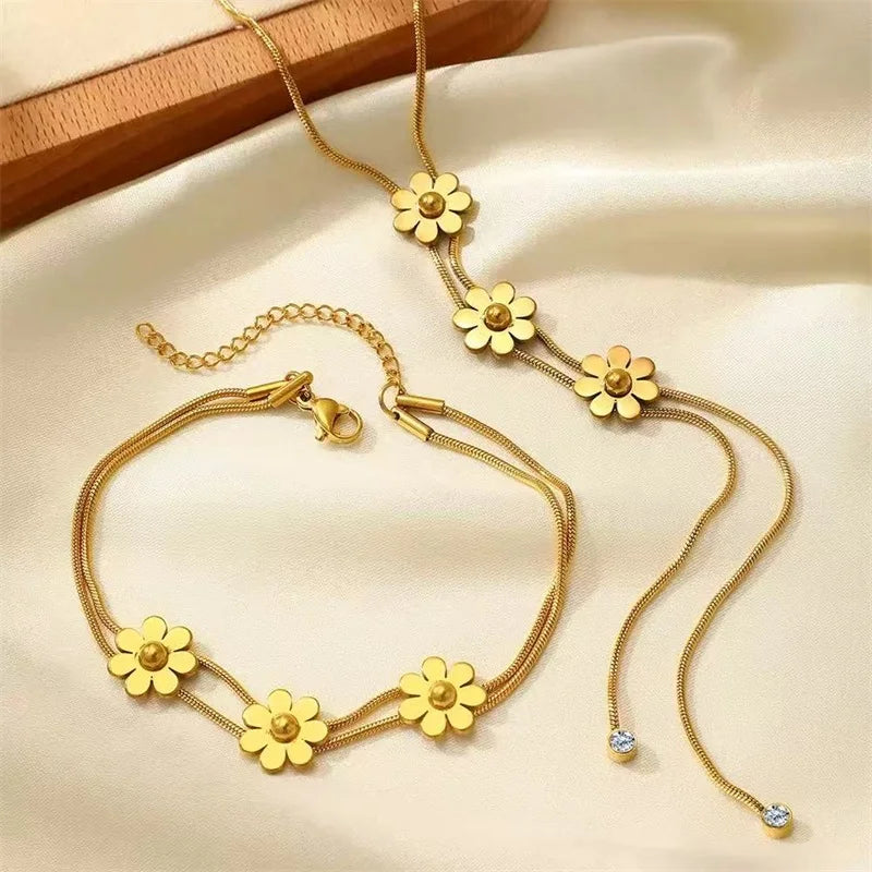 Conjunto Colar e Pulseira em Aço Inoxidável 316L – Design Floral Elegante