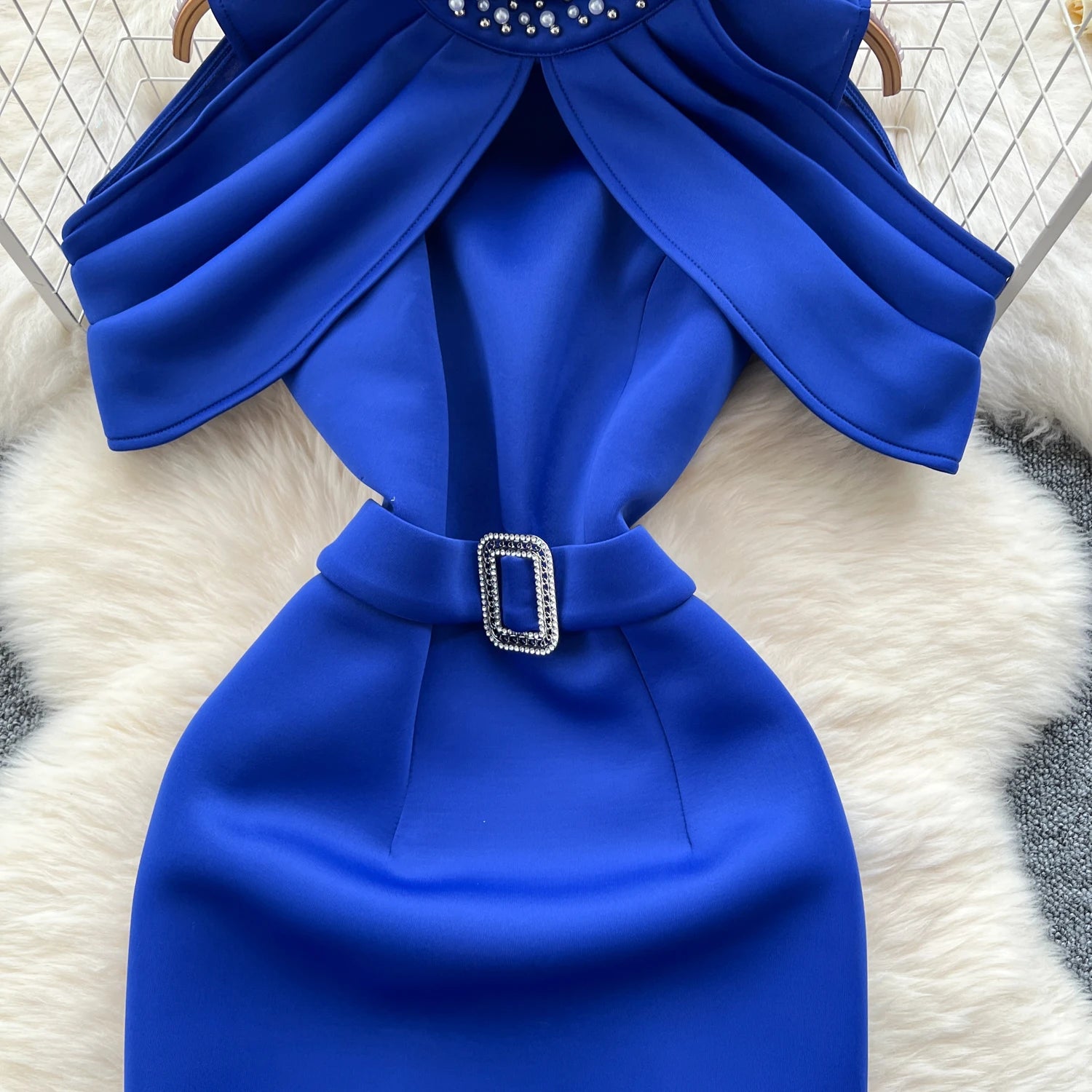 Vestido Chic com Bordado – Elegância e Sofisticação para Qualquer Ocasião