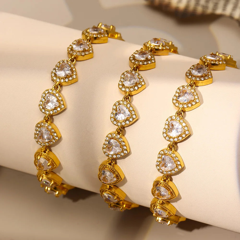 Conjunto Colar e Pulseira em Aço Inoxidável 18K Gold – Detalhe Coração com Zircônia