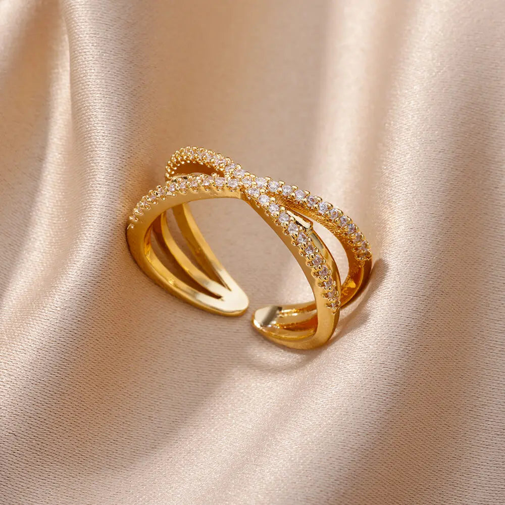 Anel Geométrico em Aço Inoxidável 18K Gold – Detalhe em Zircônia