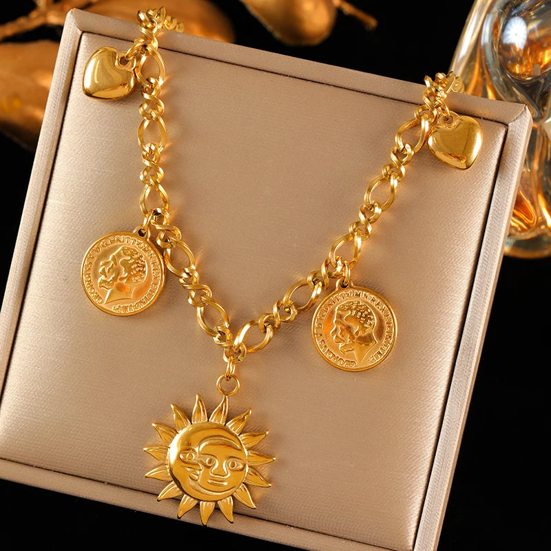 Conjunto de Colar e Pulseira Feminino em Aço Inoxidável 316L – Moeda do Sol e Coração, Banhado a Ouro