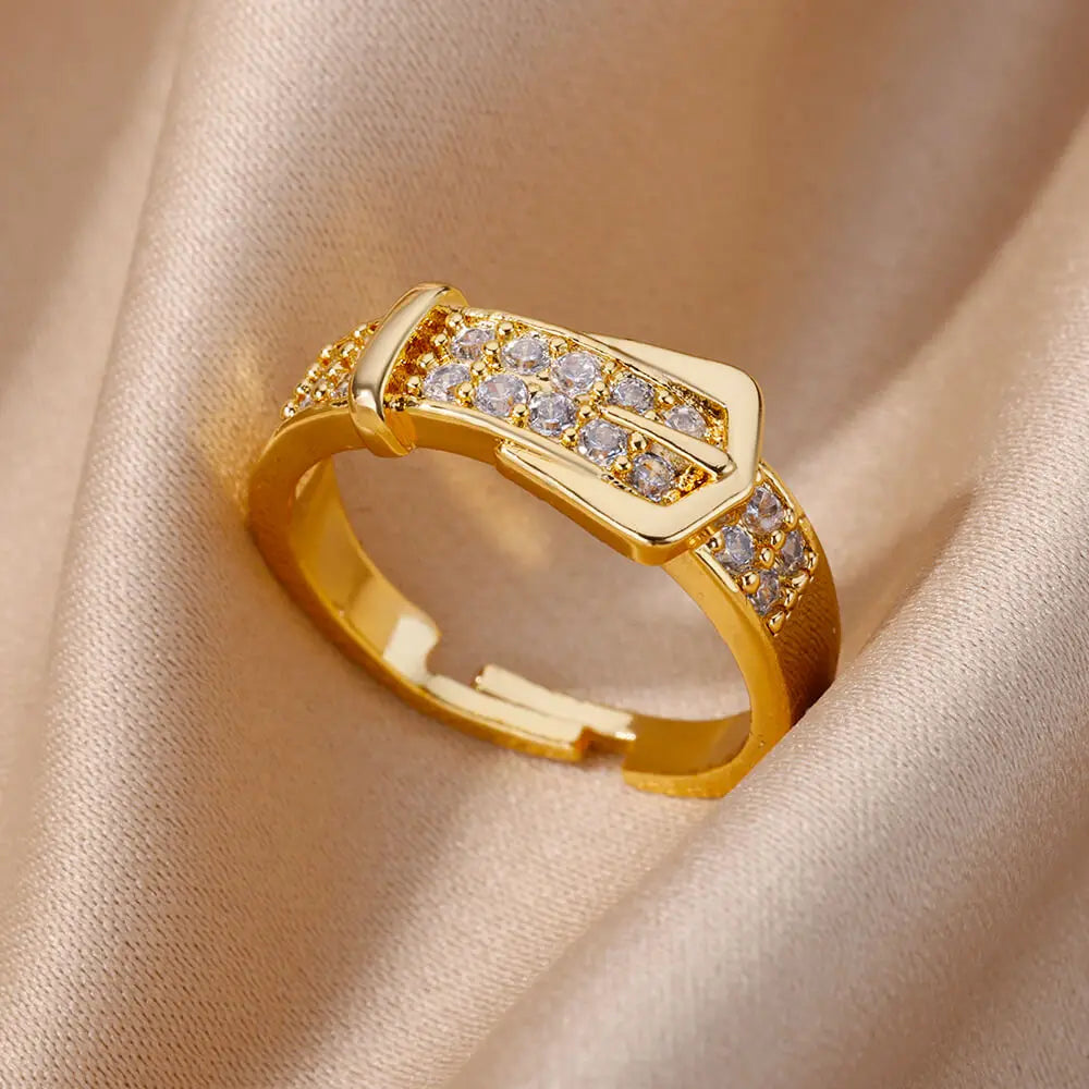 Anel Geométrico em Aço Inoxidável 18K Gold – Detalhe em Zircônia