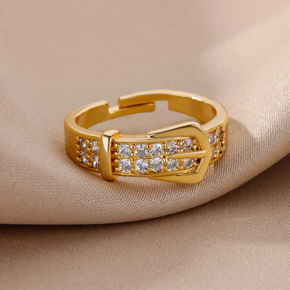 Anel Geométrico em Aço Inoxidável 18K Gold – Detalhe em Zircônia