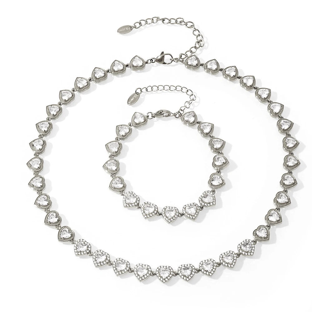 Conjunto Colar e Pulseira em Aço Inoxidável 18K Gold – Detalhe Coração com Zircônia
