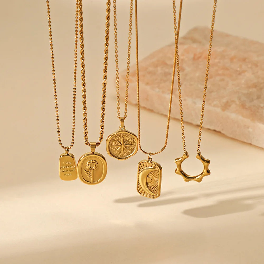 Colar Minimalista em Aço Inoxidável 316L – Pingente Lua, Estrela e Flor
