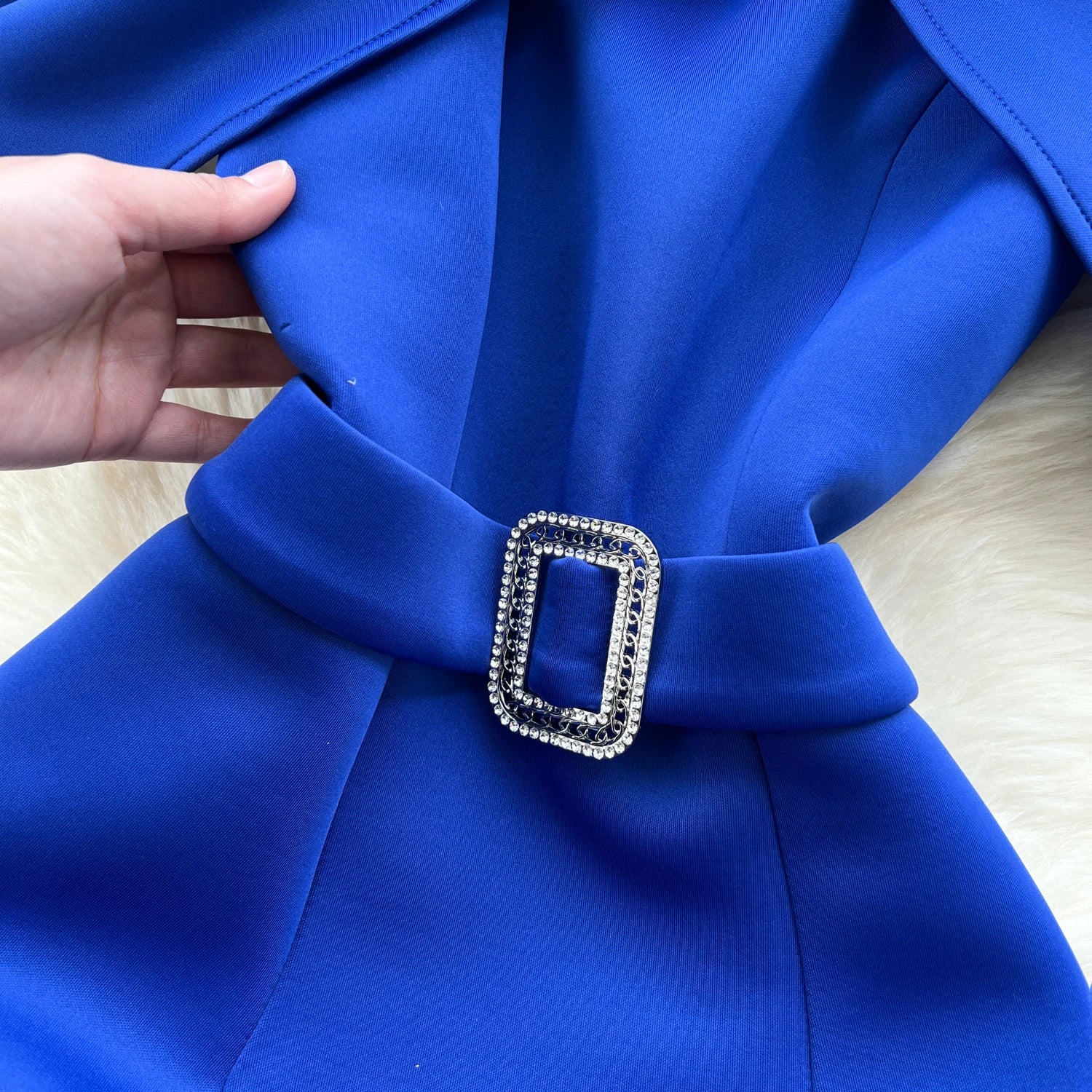 Vestido Chic com Bordado – Elegância e Sofisticação para Qualquer Ocasião