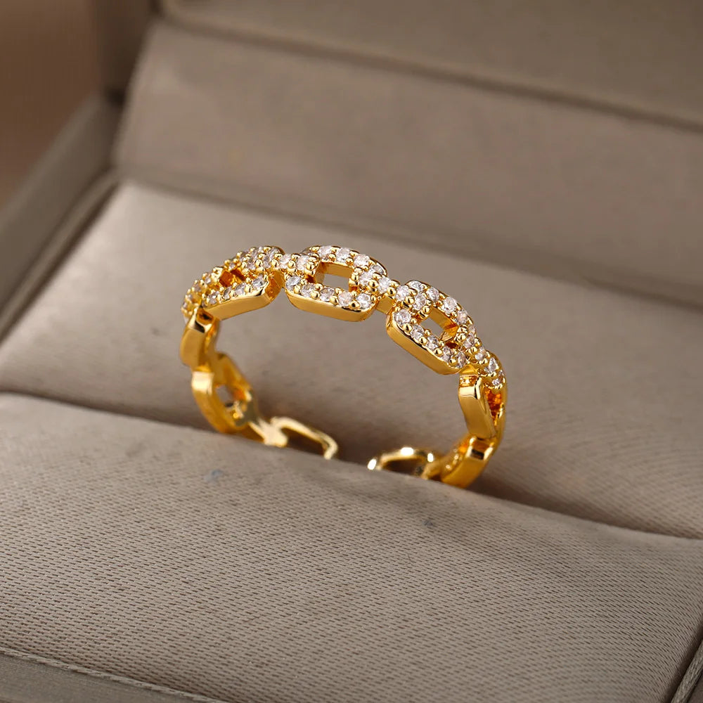 Anel Geométrico em Aço Inoxidável 18K Gold – Detalhe em Zircônia