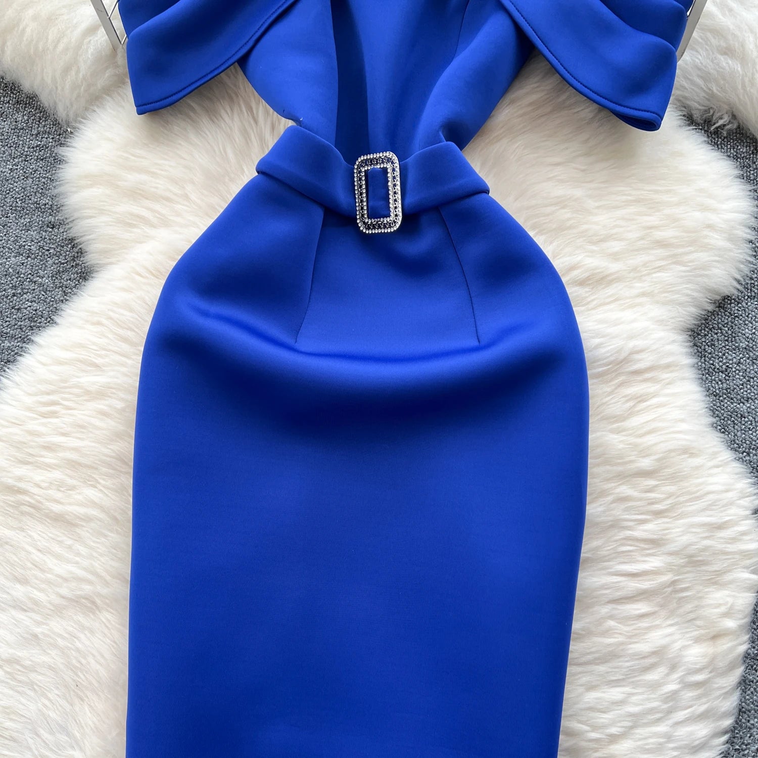 Vestido Chic com Bordado – Elegância e Sofisticação para Qualquer Ocasião