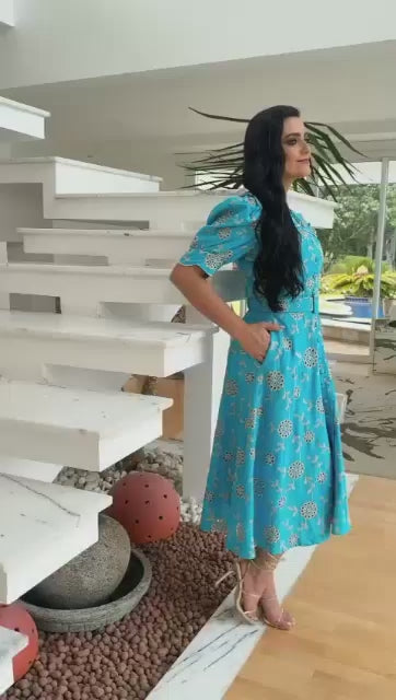 Vestido Midi Geisy Renda Bordado Botões e Cinto
