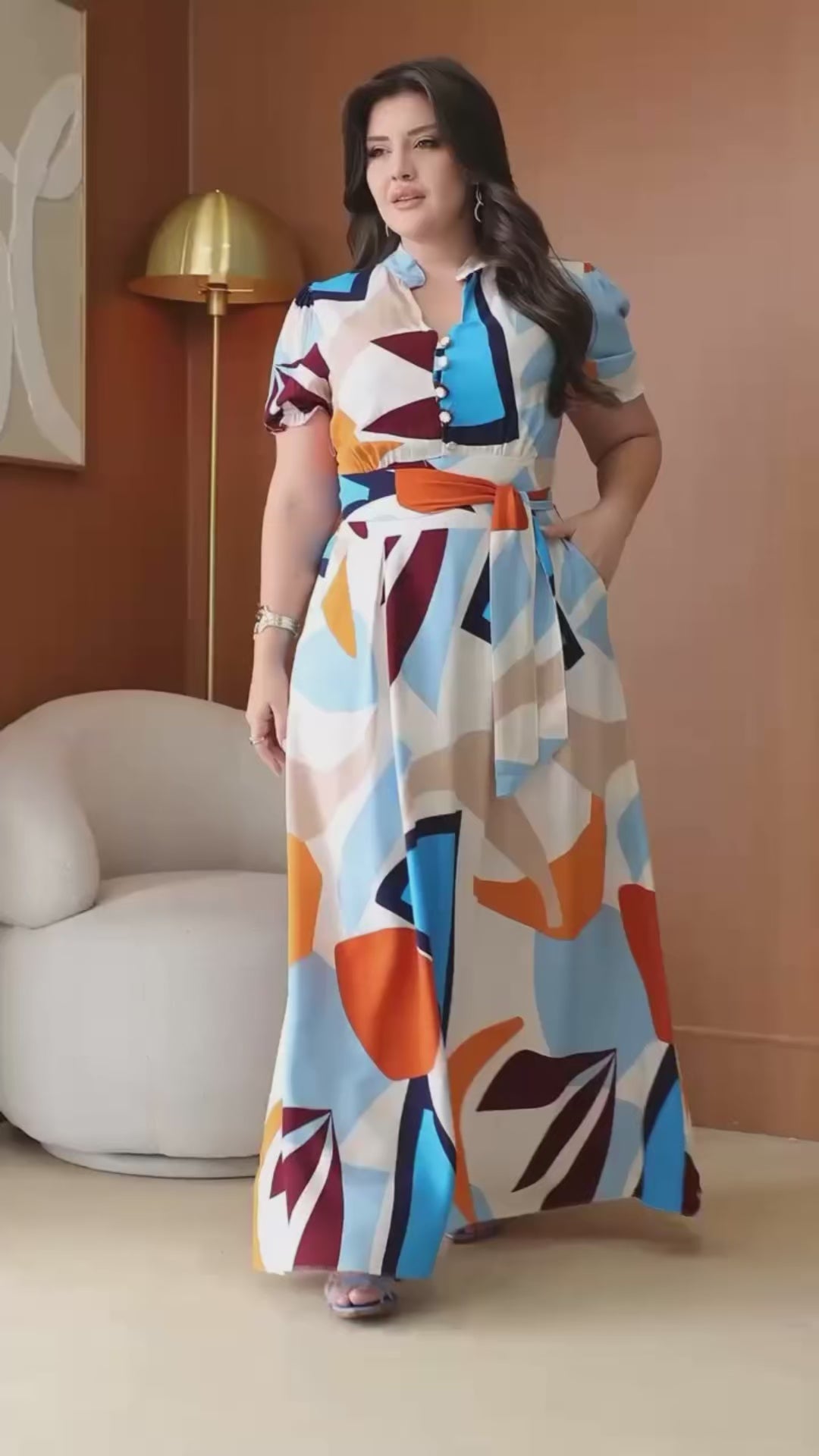 Vestido Longo Azul Estampado com Botões e Faixa
