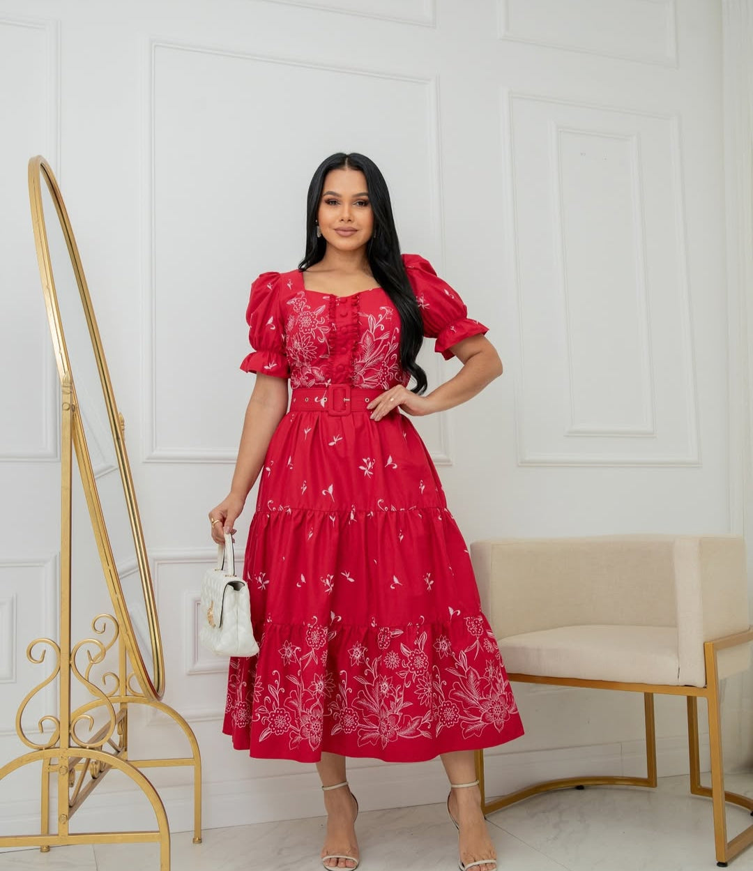 COLEÇÂO FLOREÇA-2025 Vestido lase manga princesa, detalhe no busto e cinto