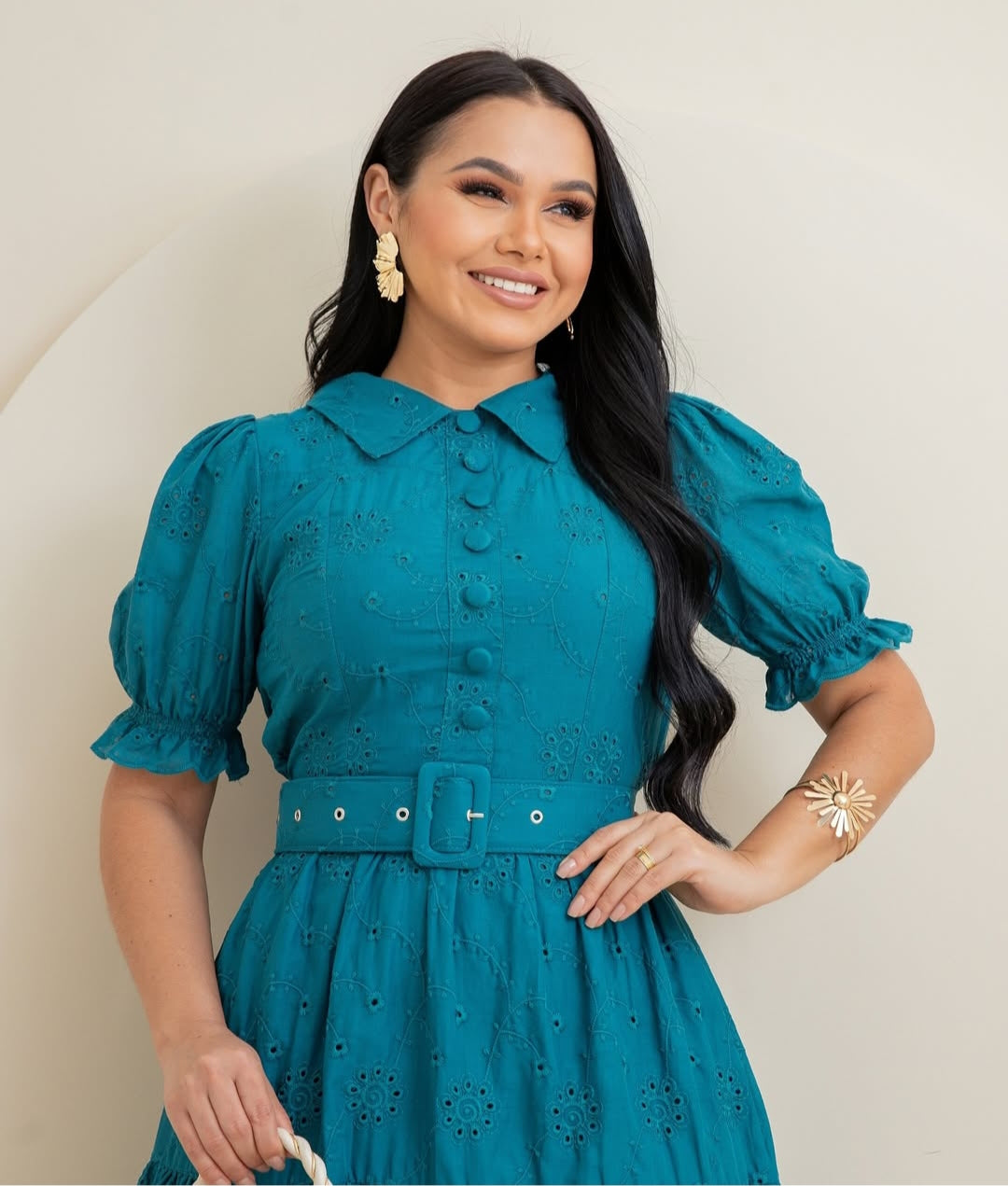 COLEÇÂO FLOREÇA_2025 Vestido Moda Evangélica Max Mídi Com Cinto 3 Marias Bordado