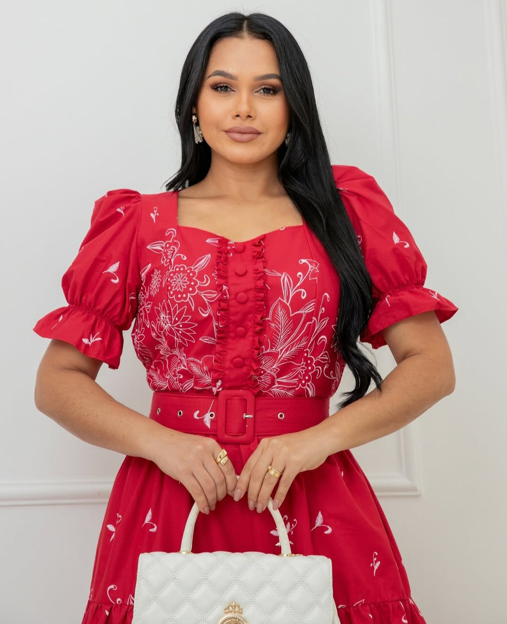 COLEÇÂO FLOREÇA-2025 Vestido lase manga princesa, detalhe no busto e cinto