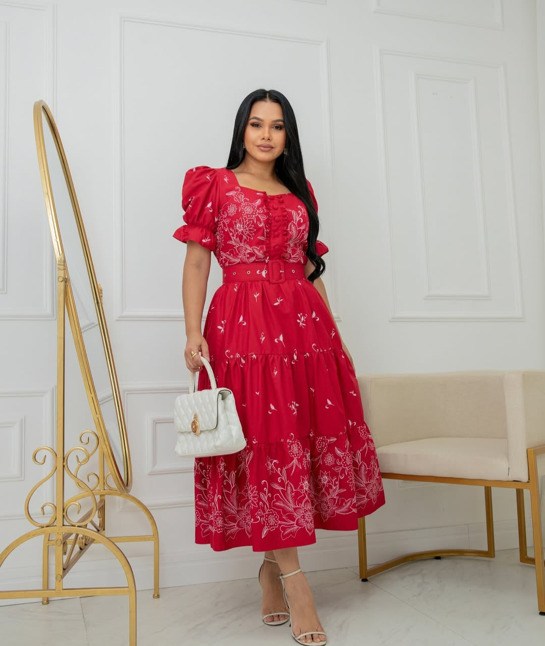 COLEÇÂO FLOREÇA-2025 Vestido lase manga princesa, detalhe no busto e cinto